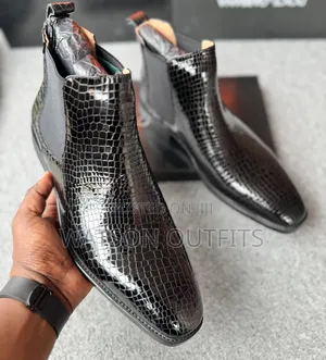 Boots or Buti Official Za Ngozi Ya Kung'aa