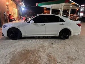 Toyota Crown 2015 White