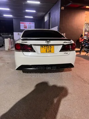 Toyota Crown 2015 White