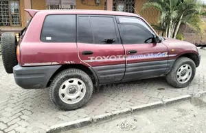 Toyota RAV4 1999 Red