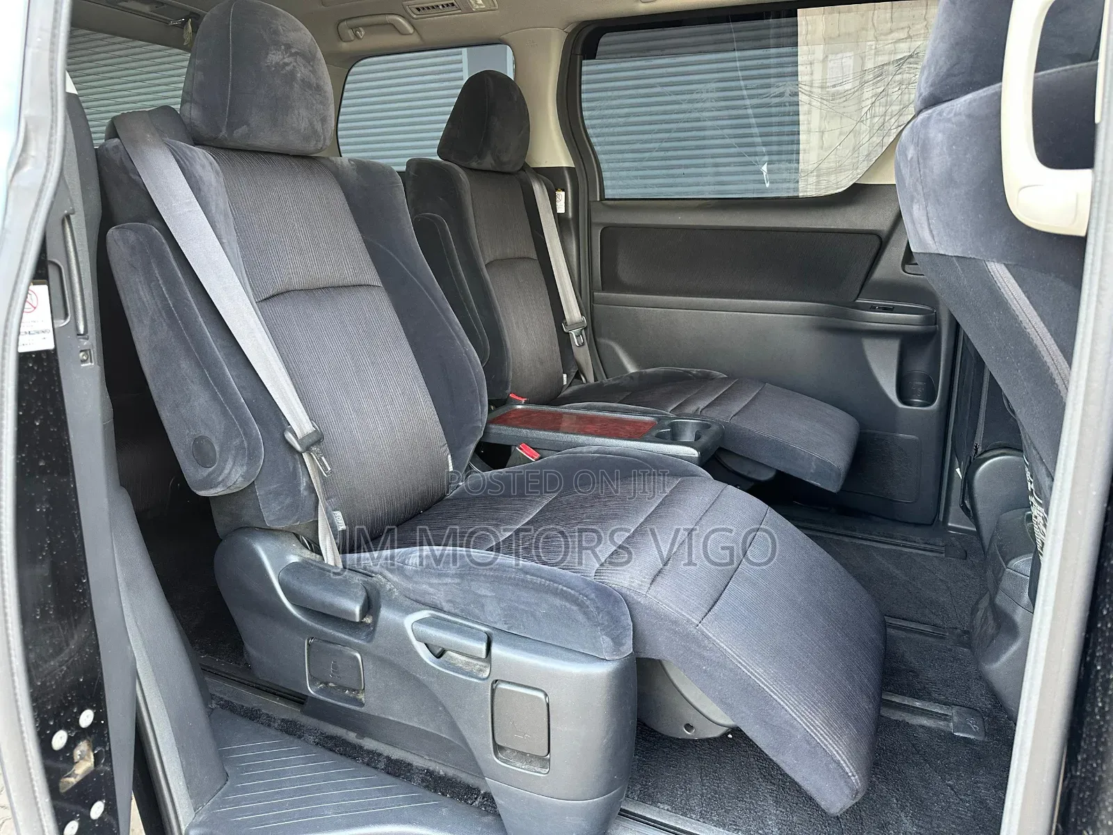 Toyota Vellfire 2011 Matt Black