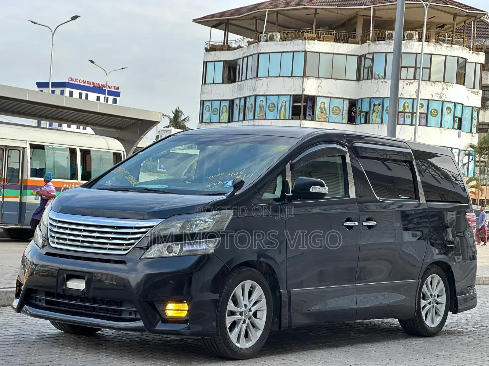 Toyota Vellfire 2011 Matt Black