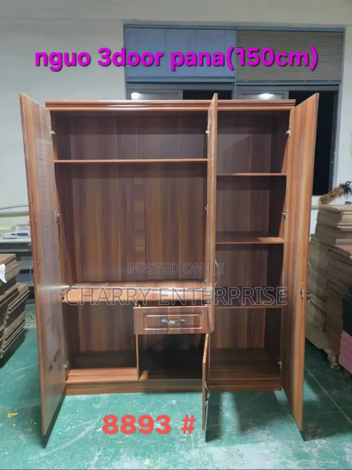 Kabati Pana La Nguo Wardrobe Yenye Nafasi Ya Kutosha