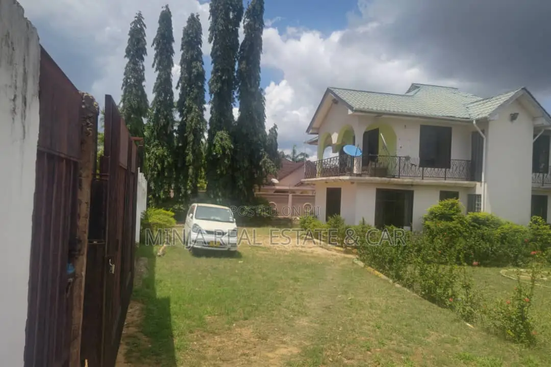 3bdrm House in Goba for sale