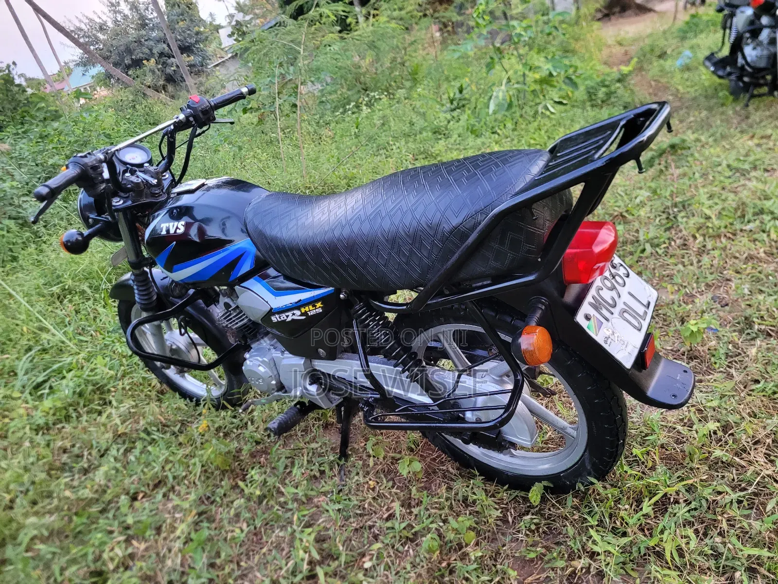 TVS HLX 125 2025 Black