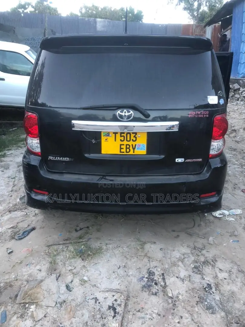 Toyota Corolla Rumion 2009 Black