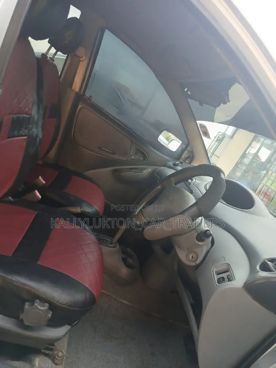 Toyota Vitz 2005 Silver
