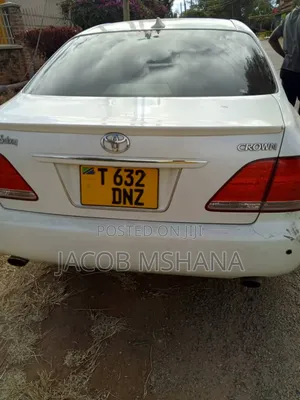 Toyota Crown 2006 White