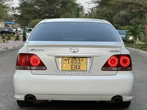 Toyota Crown 2006 White