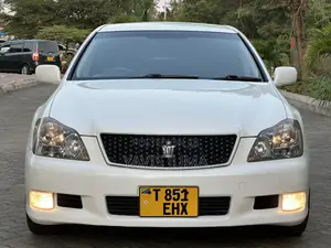 Toyota Crown 2006 White