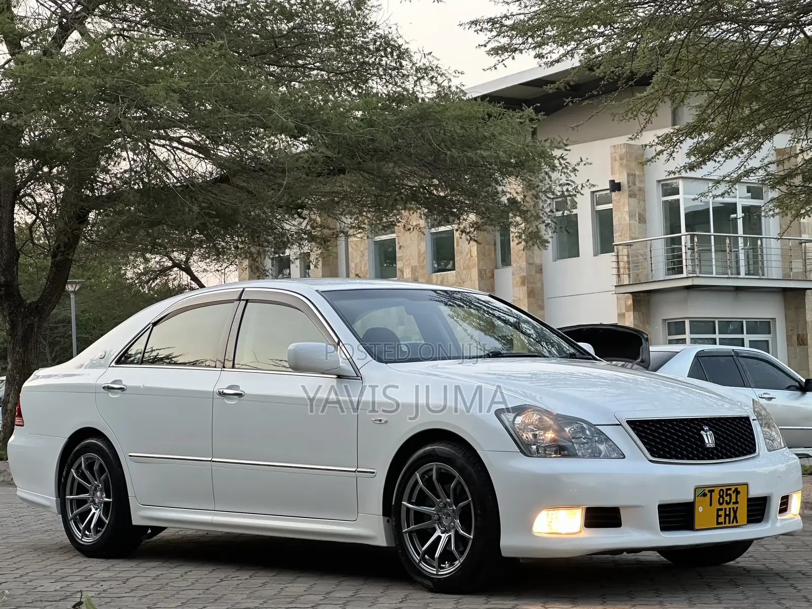 Toyota Crown 2006 White