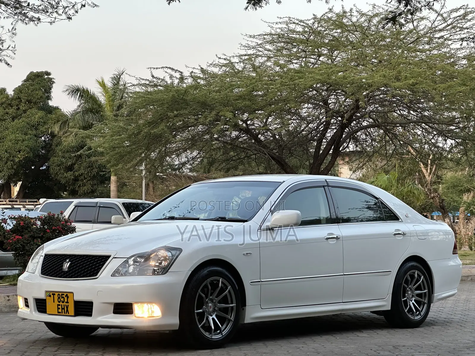 Toyota Crown 2006 White