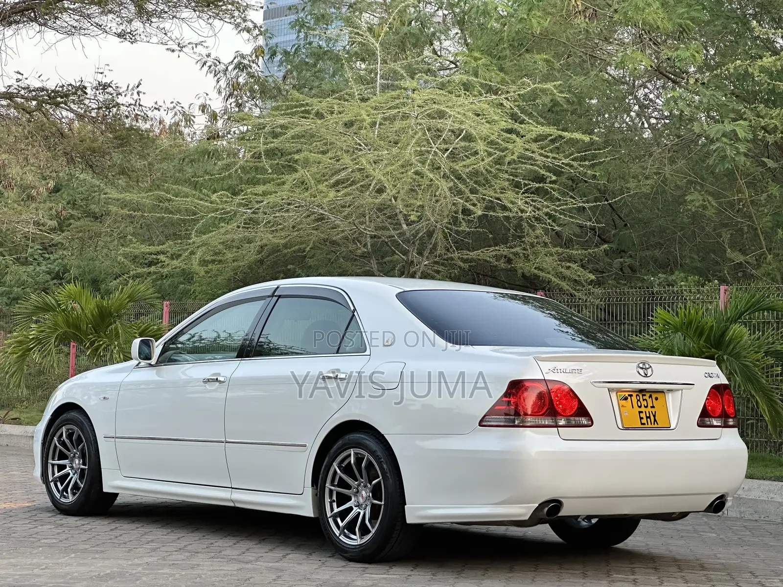 Toyota Crown 2006 White