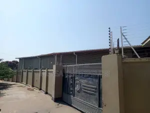 *Godauni Linapangishwa Lipo Kikuyu Madukani Lina Ukubwa