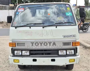 Toyota Toyoace Truck 1.5 Tonnes Spring Juu Nyuma Na Mbele.