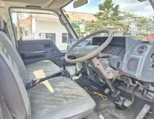 Toyota Toyoace Truck 1.5 Tonnes Spring Juu Nyuma Na Mbele.