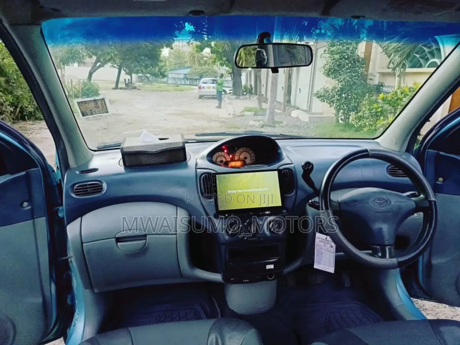 Toyota Fun Cargo 2000 Blue