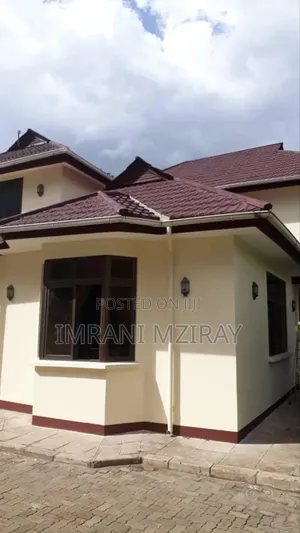5bdrm Bungalow in Upanga West for sale