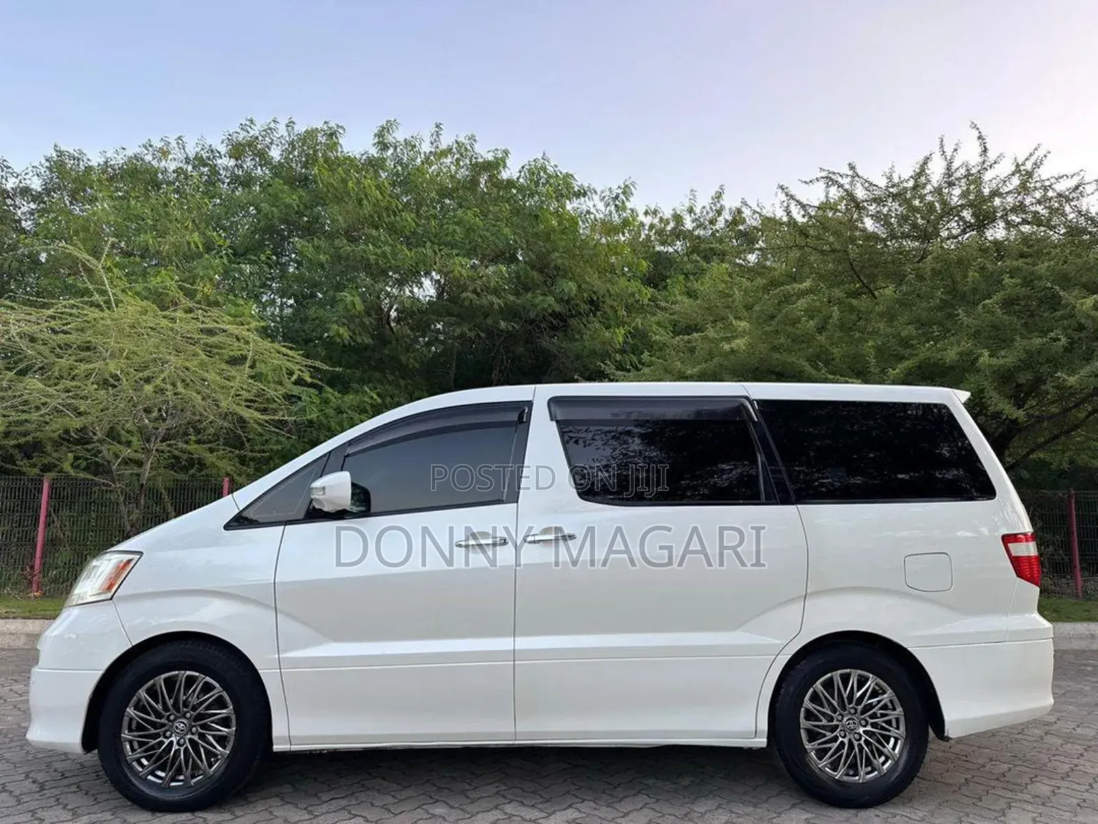 Toyota Alphard 2004 White