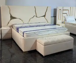 Kitanda Cha Sofa Na Bench Sofa Yake Na Bedside
