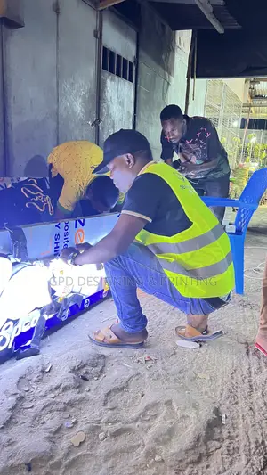 Tunauzoefu Wa Kutengeneza Mabango