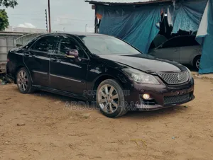 Toyota Crown 2010 Burgundy