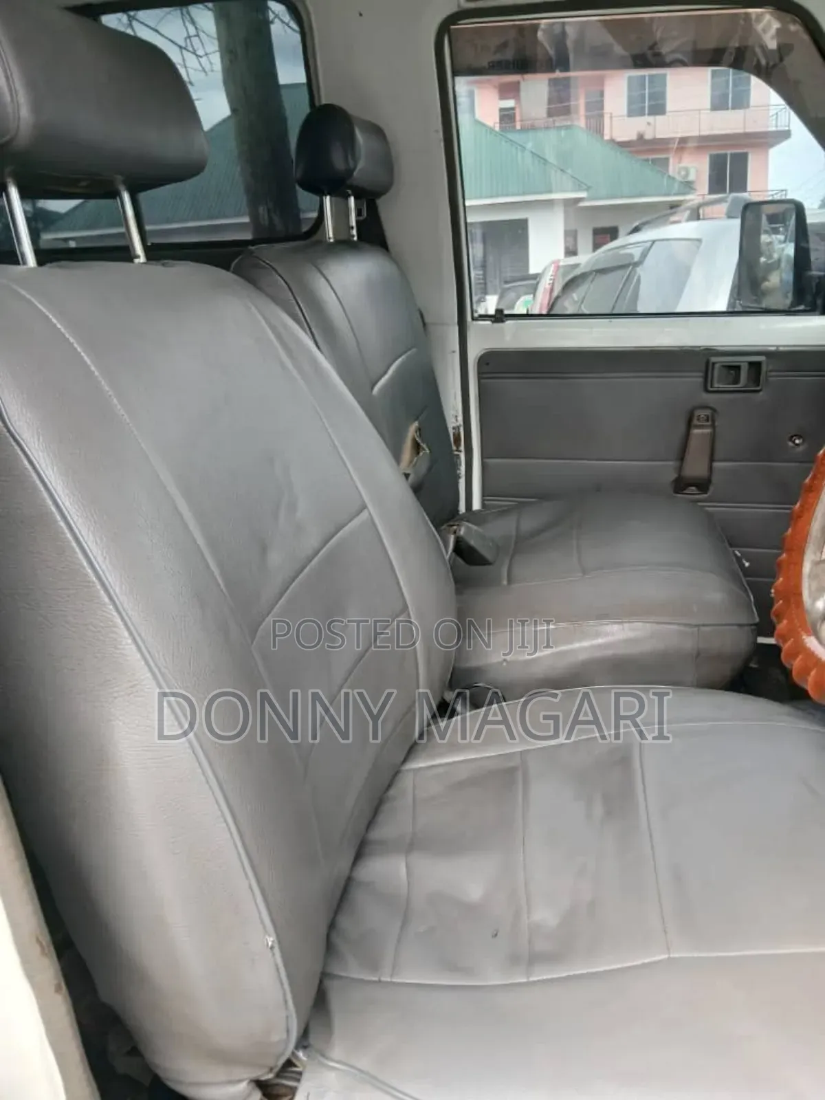Toyota Land Cruiser 2010 White
