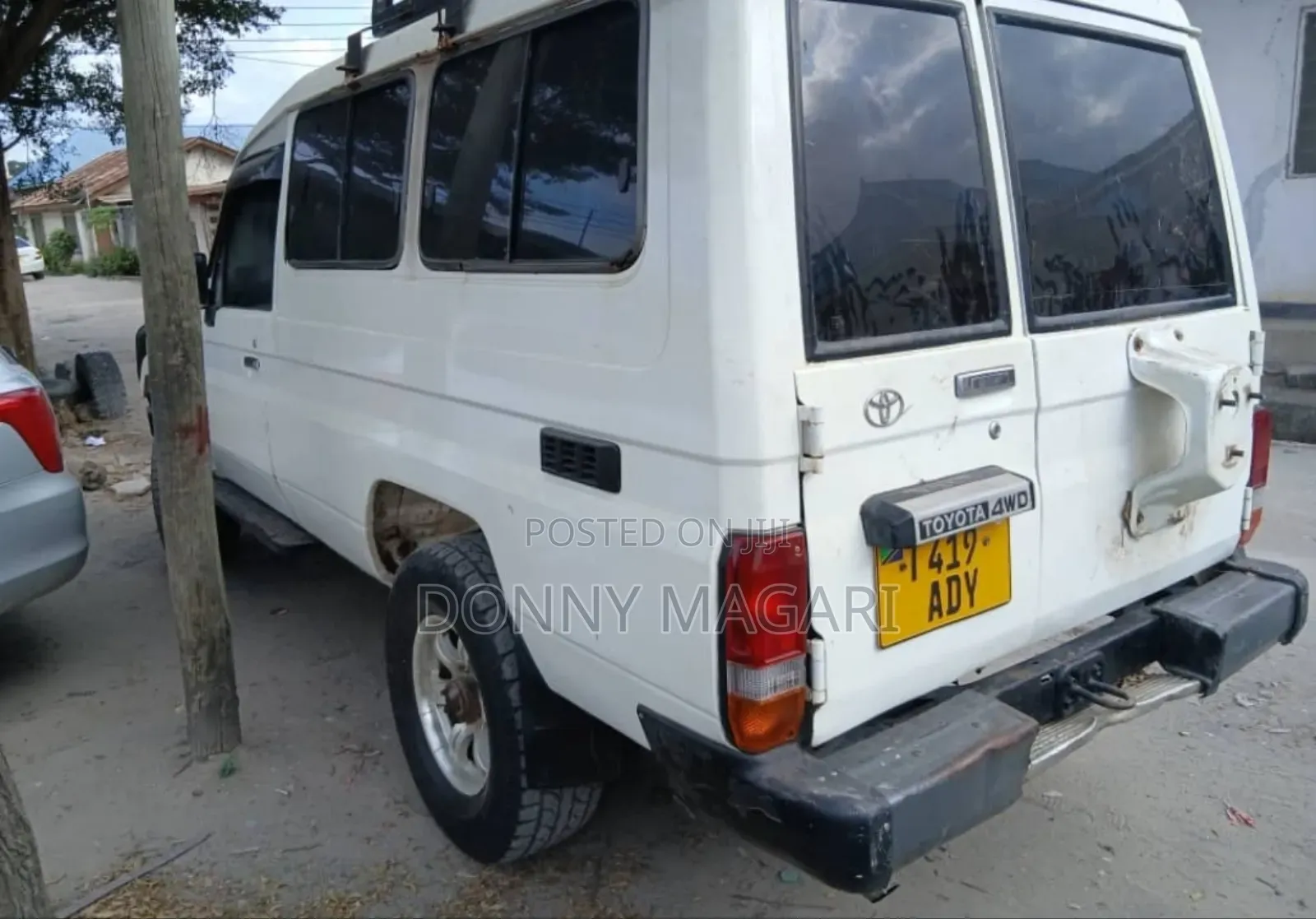Toyota Land Cruiser 2010 White