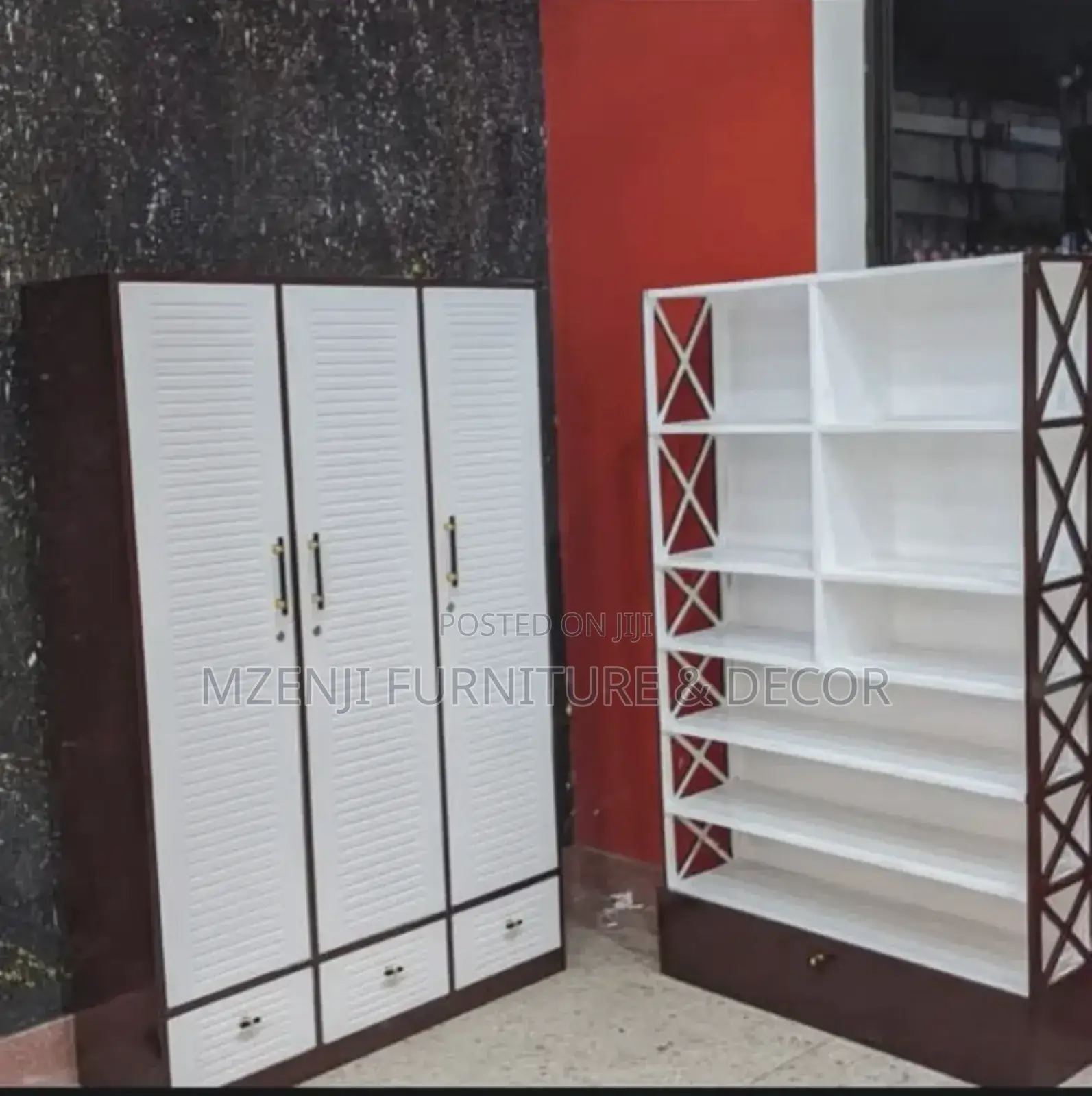 Kabati La Milango Mitatu+ Shoesrack
