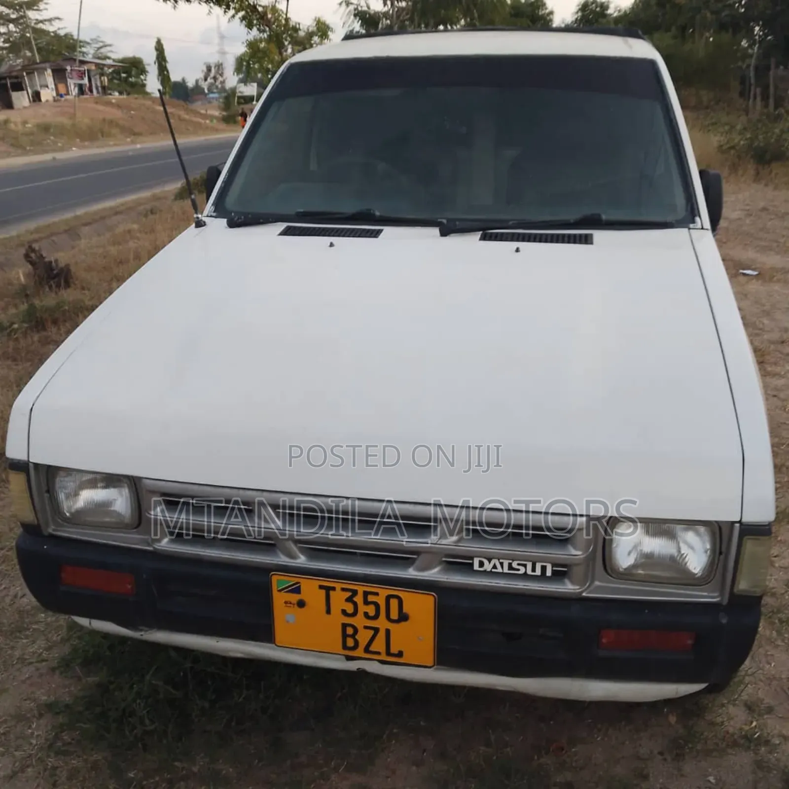 Nissan Pick-Up 1997 White
