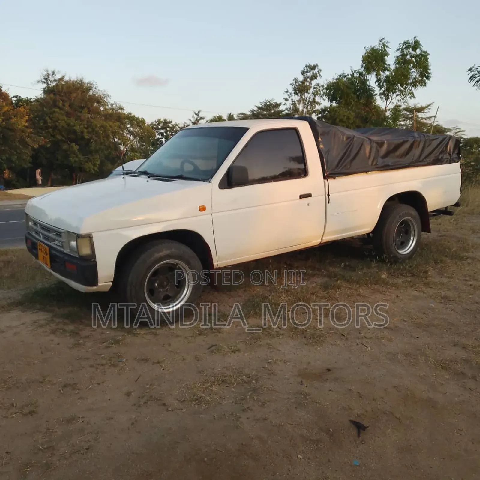 Nissan Pick-Up 1997 White