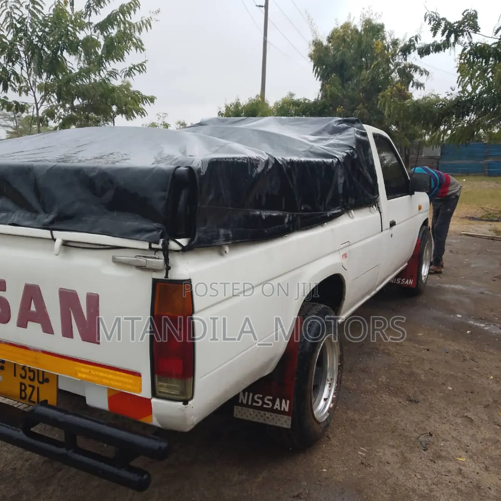 Nissan Pick-Up 1997 White