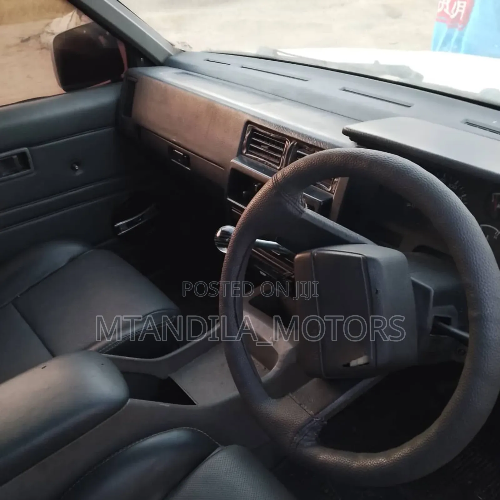Nissan Pick-Up 1997 White