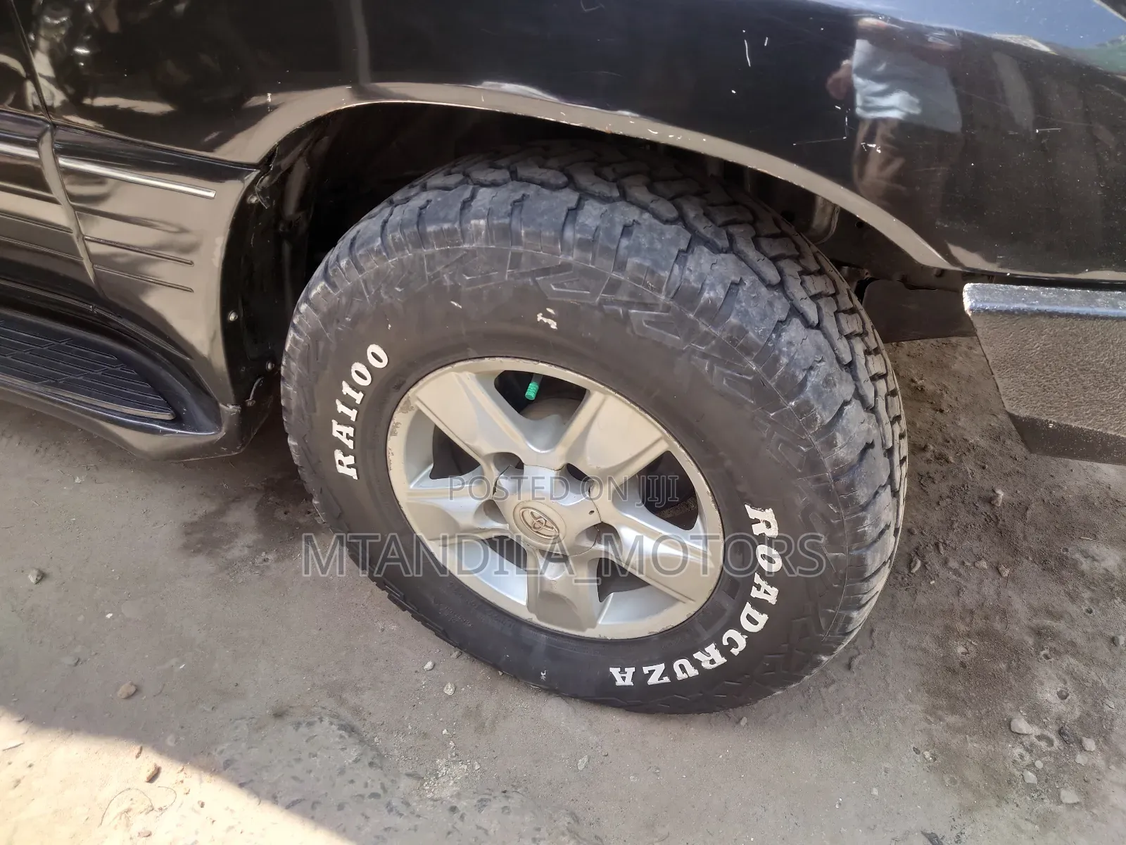 Toyota Land Cruiser 2001 Black