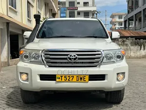 Toyota Land Cruiser 2012 White