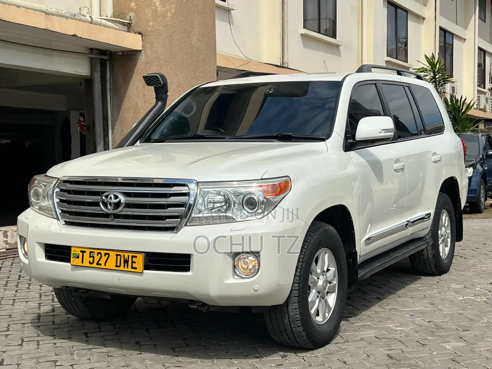 Toyota Land Cruiser 2012 White
