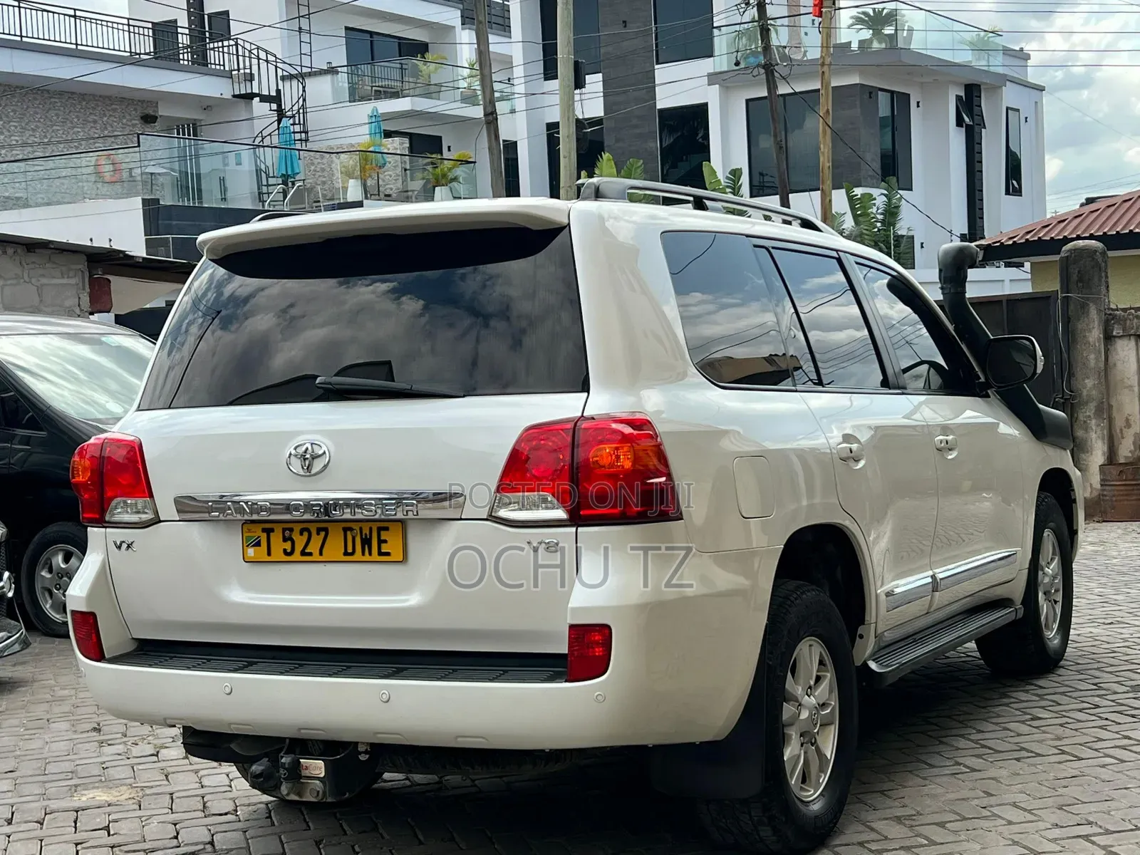 Toyota Land Cruiser 2012 White