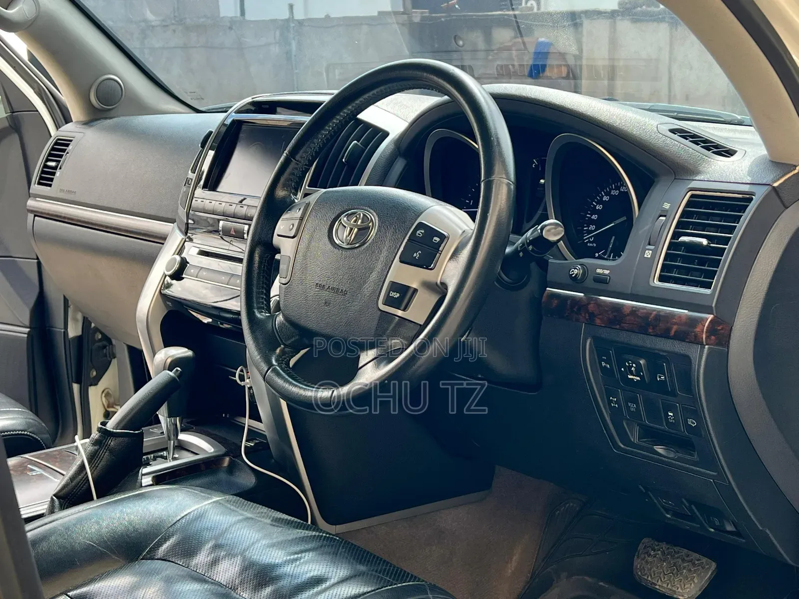 Toyota Land Cruiser 2012 White