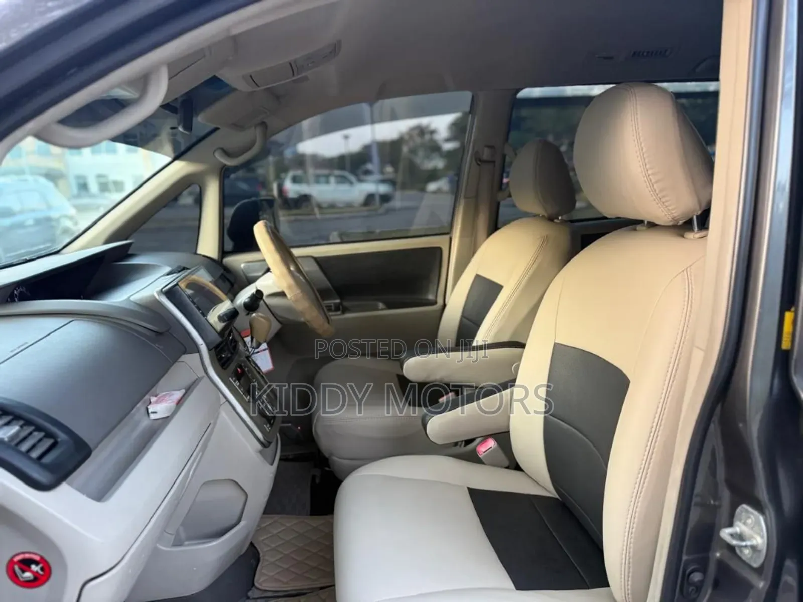 Toyota Noah 2009 Gray