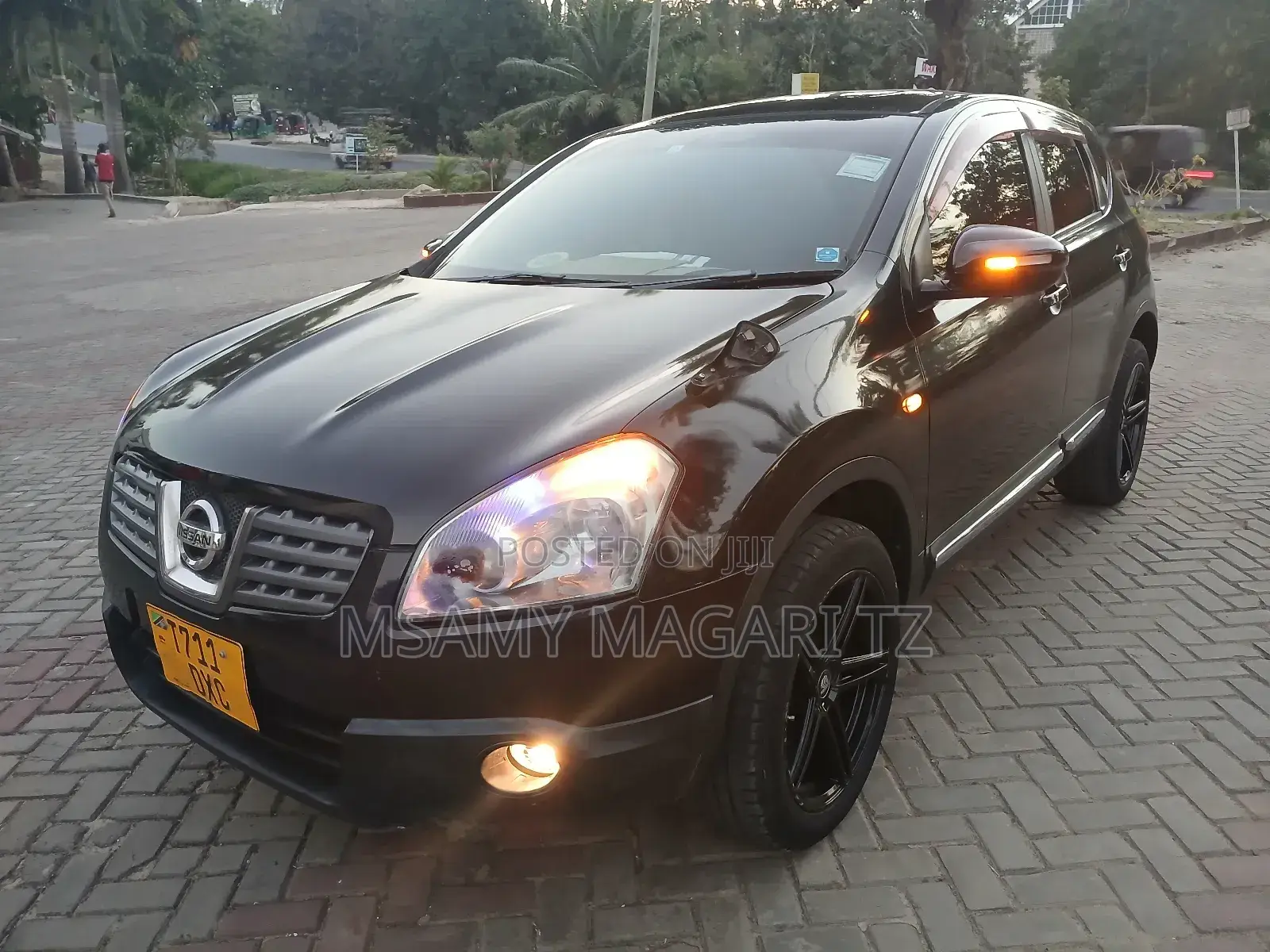 Nissan Dualis 2011 Black