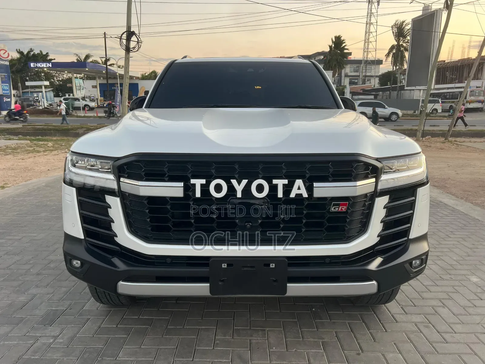 Toyota Land Cruiser 2023 White