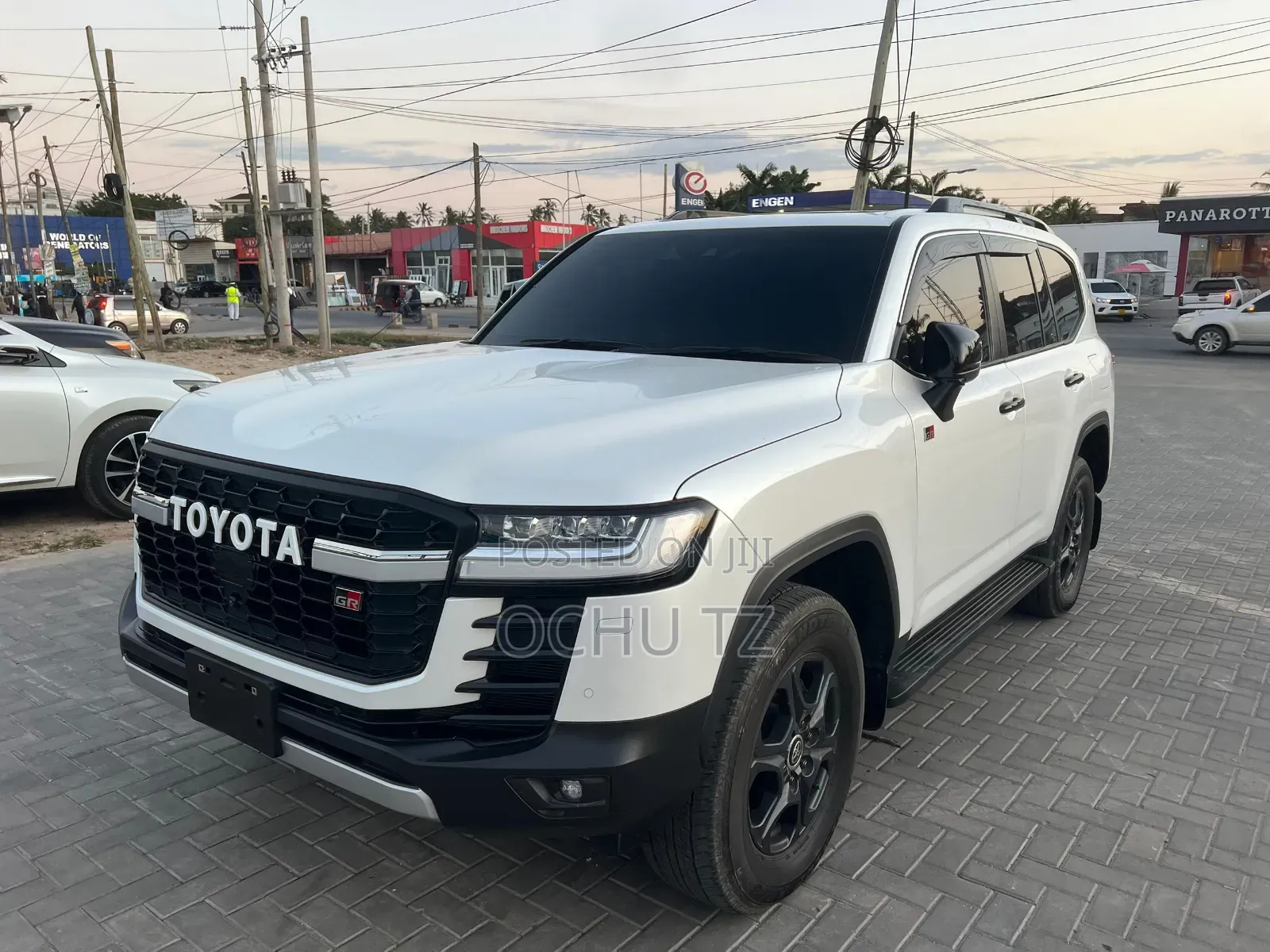 Toyota Land Cruiser 2023 White