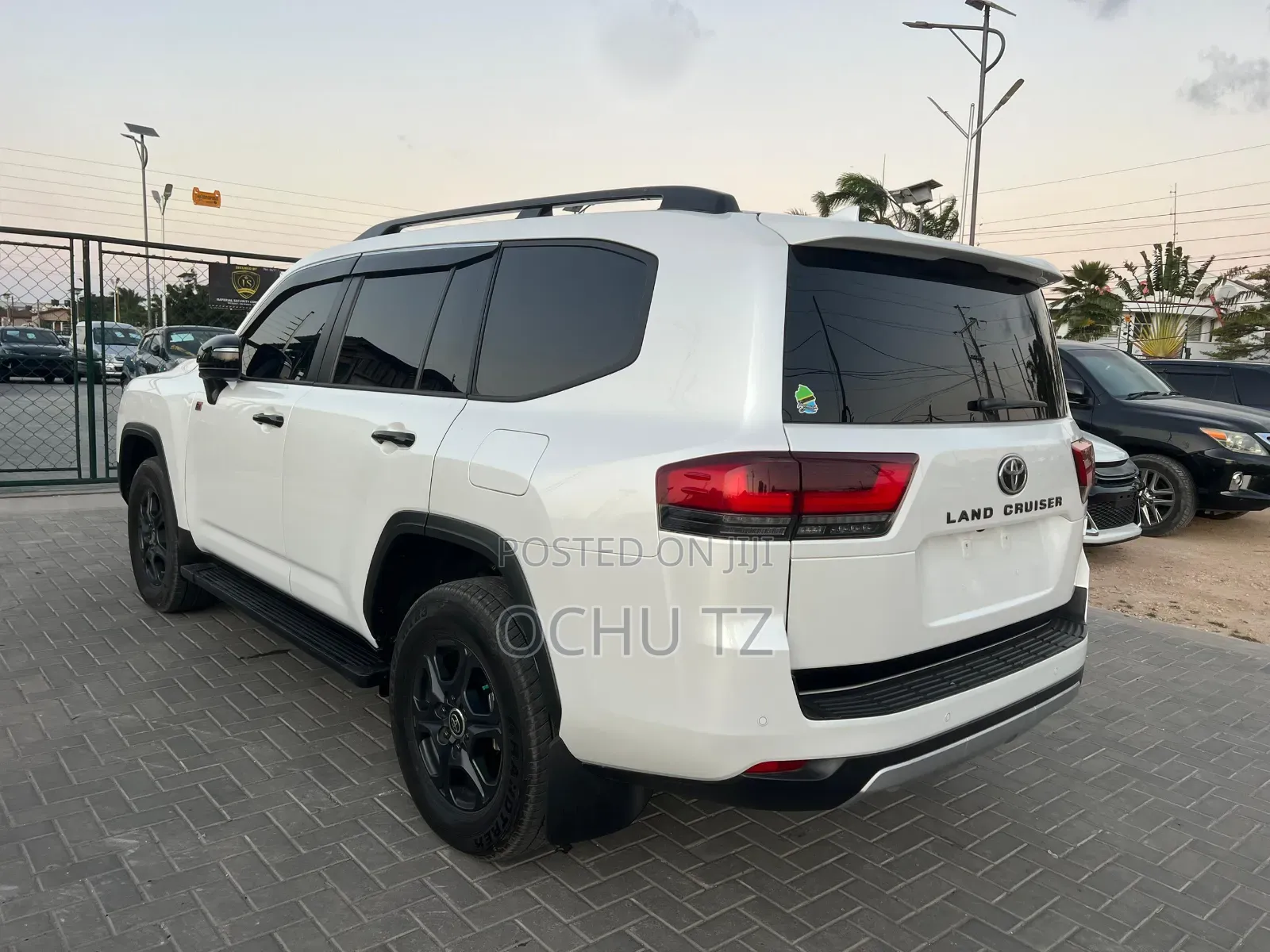 Toyota Land Cruiser 2023 White