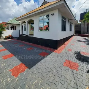 3bdrm House in Yusuph Mchakama, Kinyerezi for sale