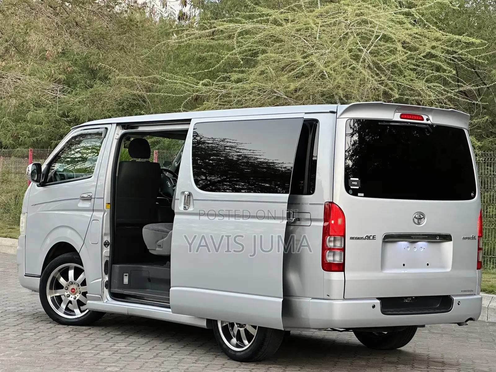 Toyota HiAce 2006 Silver