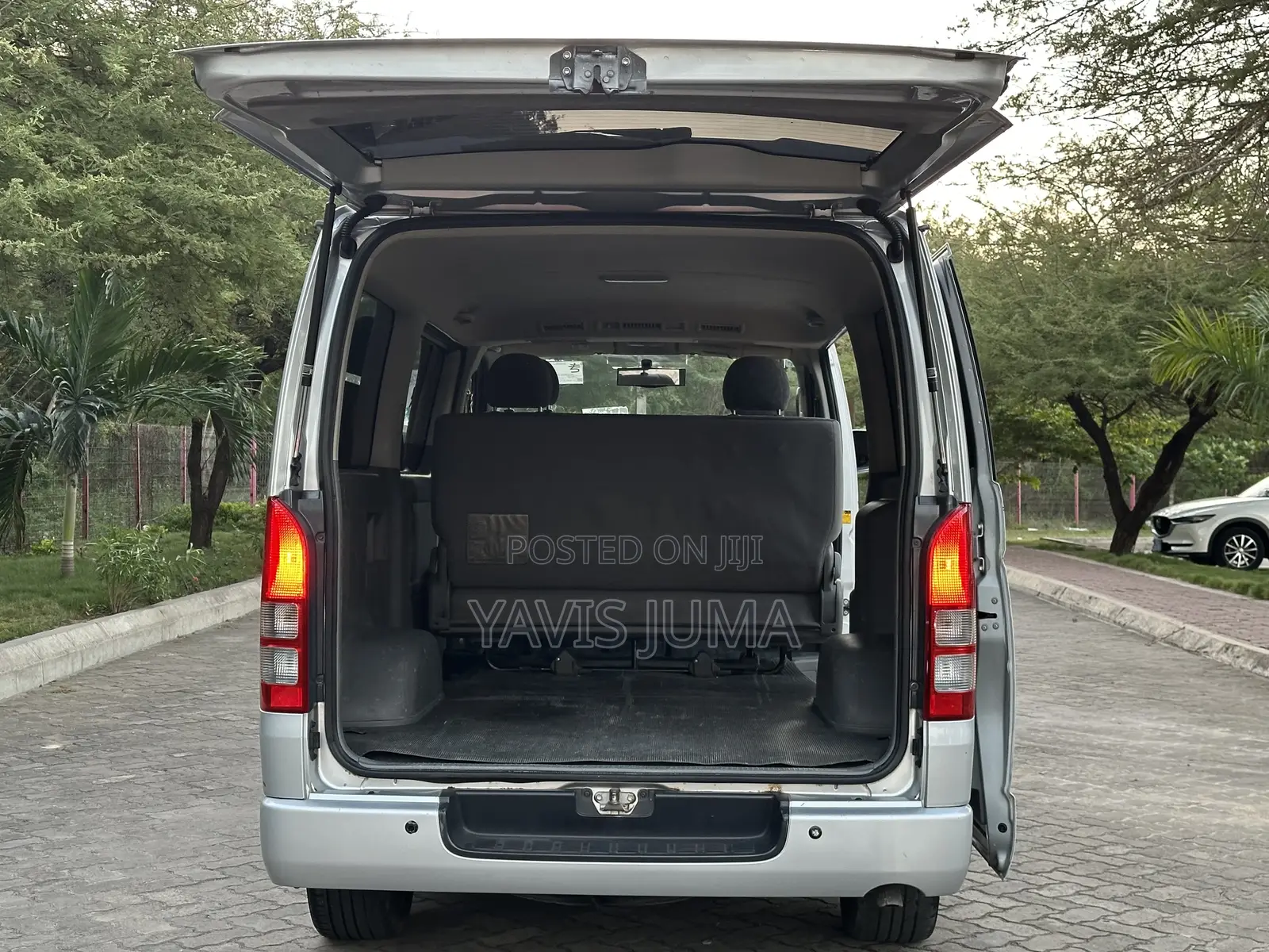Toyota HiAce 2006 Silver