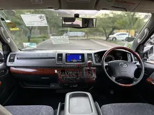 Toyota HiAce 2006 Silver