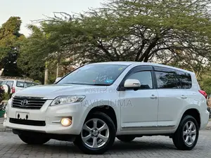 Toyota Vanguard 2011 White