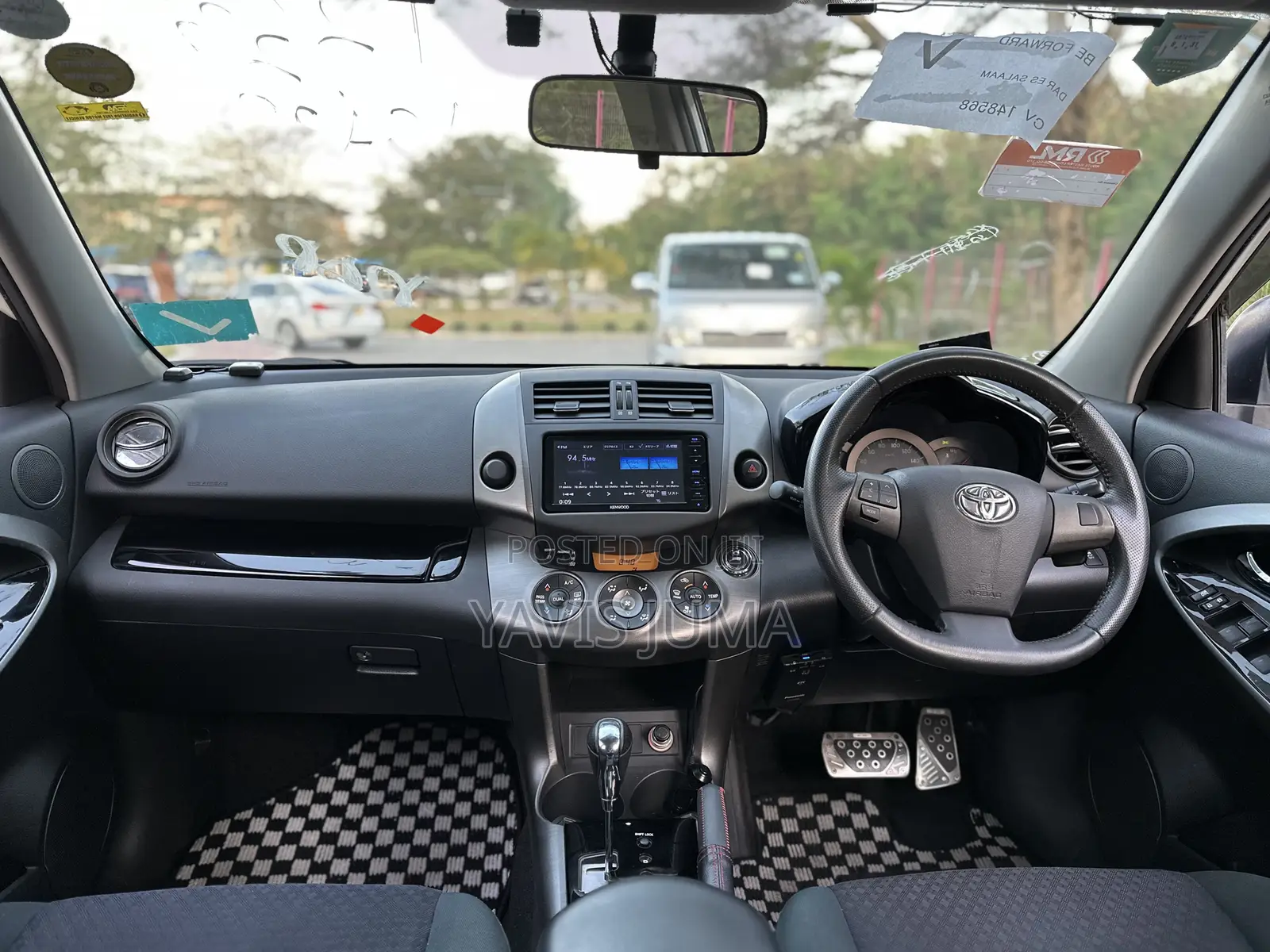 Toyota Vanguard 2011 White