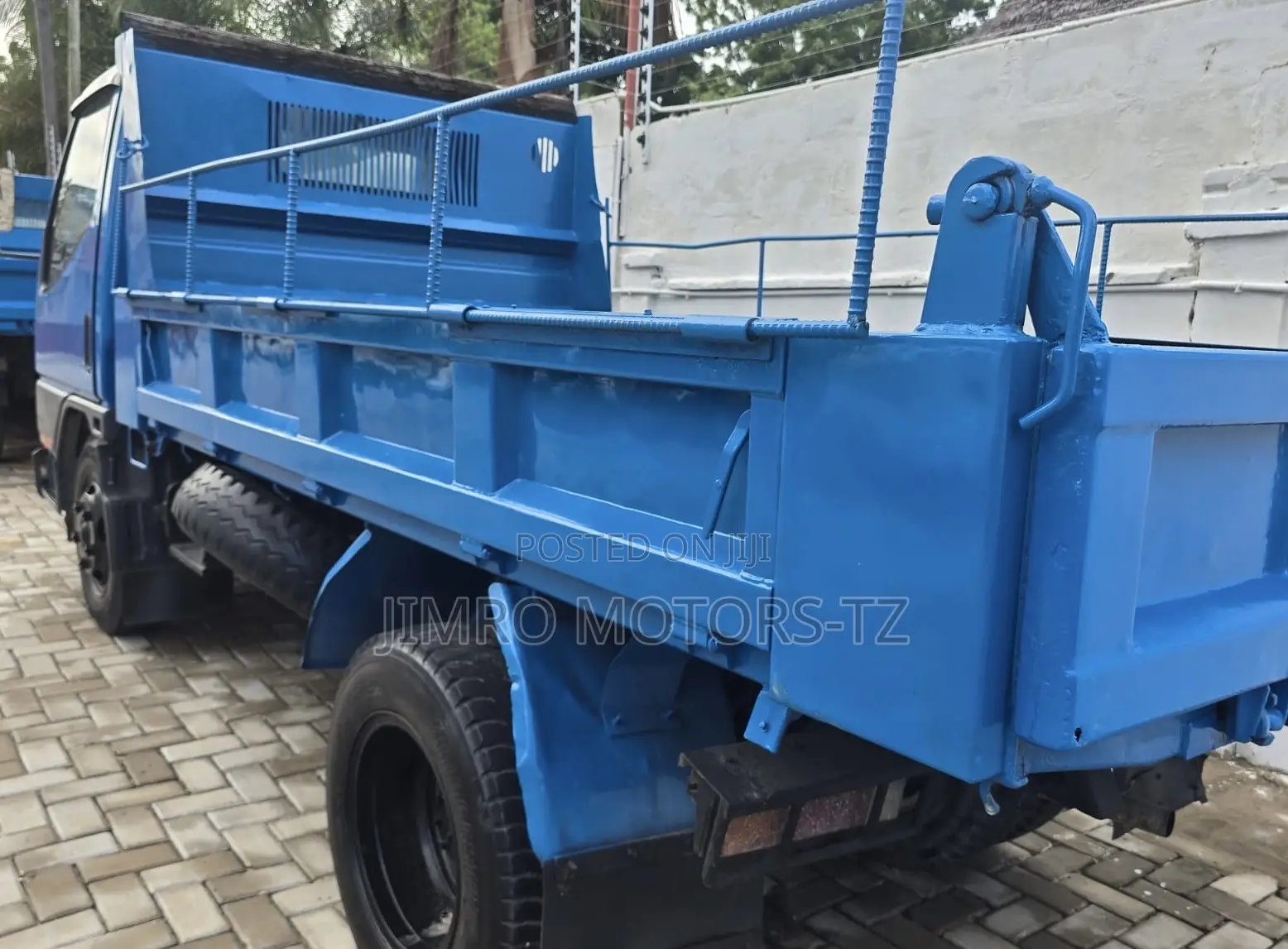 Mitsubishi Fuso Canter 1998 Blue